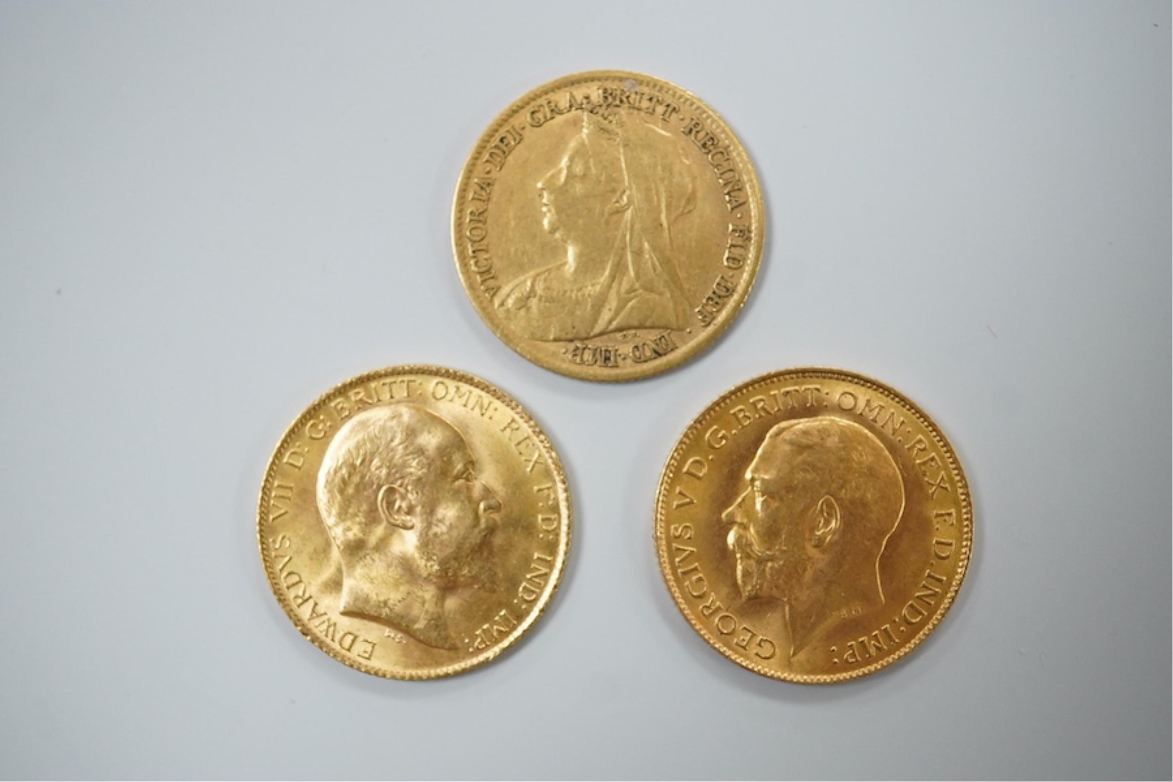 British gold coins, three gold half sovereigns;, Victoria, 1898, fine, Edward VII, 1910, EF, George V, 1918, EF